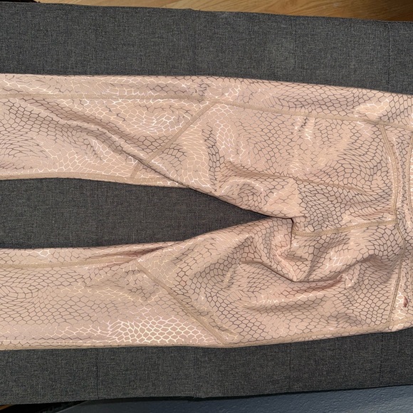 Fabletics Snake Print Set - Picture 2 of 12